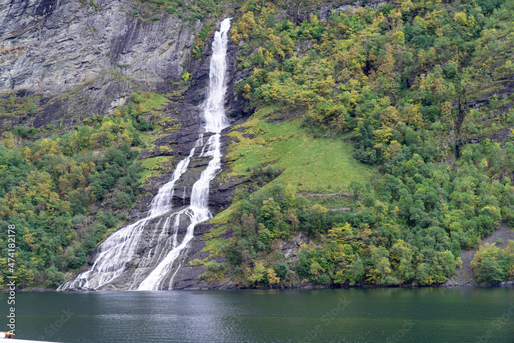 fotka-brudesl-ret-means-bridal-veil-it-is-the-common-name-for-a