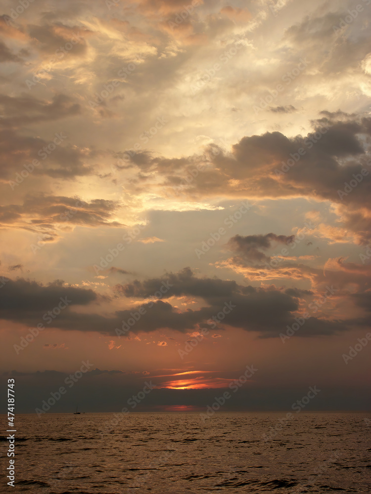 Fototapeta premium sea sunset, Baltic sea sunrise, Baltic sea seashore, Baltic sea landscapes, wanderings around Poland, spectacular baltics views and landscapes, Poland