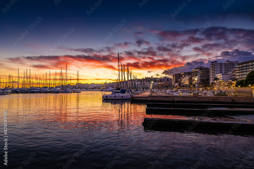 Fototapeta premium Atardecer puerto de Palma de Mallorca