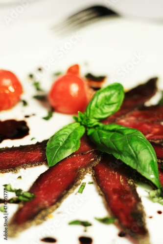 Obraz na płótnie Comber, loin with basil and tomatoes