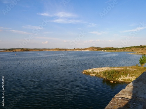 Lac de barrage d Alqueva sur la rivi  re Guadania r  gion de l Alentejo au Portugal