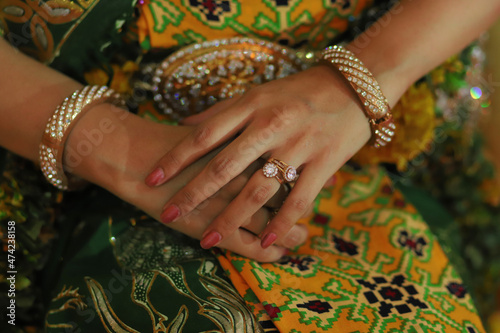 Javanese wedding dress, wedding ceremony 