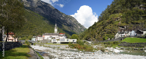 Panorama von Bignasco im Maggiatal in Tessin photo