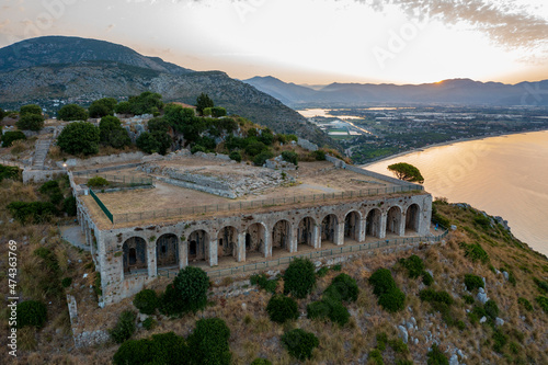 фотографія Vista aerea del tempio di Giove Anxur a Terracina