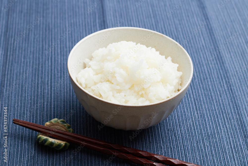 炊きたての温かいご飯