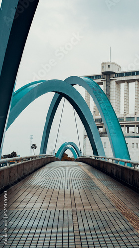 港