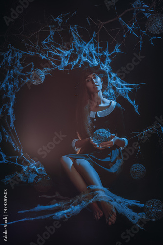 girl on the web gothic style
