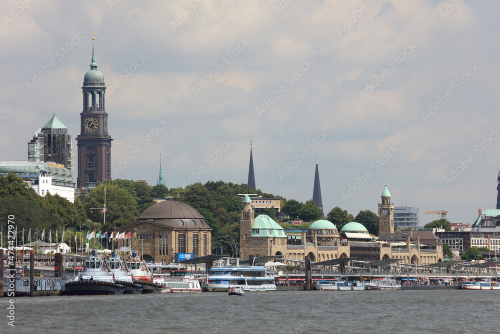 Hamburg - Hafen Landungsbrücken / Hamburg - Harbour Landungsbrücken