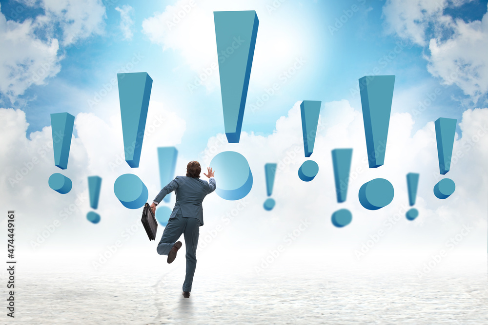 Obraz premium Exclamation mark concept with businessman