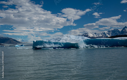Icebergs everywhere.