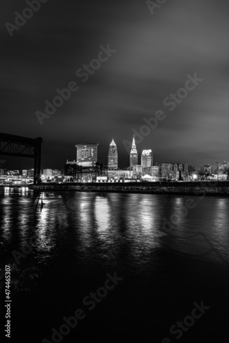 Fototapeta Naklejka Na Ścianę i Meble -  Cleveland Ohio Skyline at Night