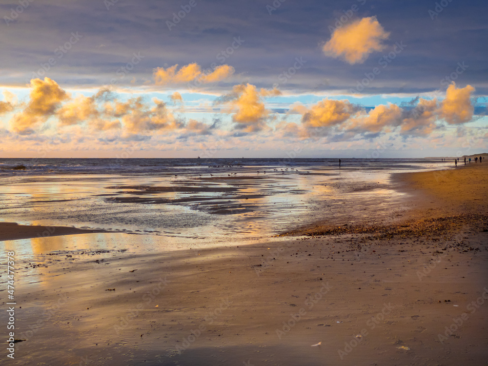 Obraz premium sunset on the beach