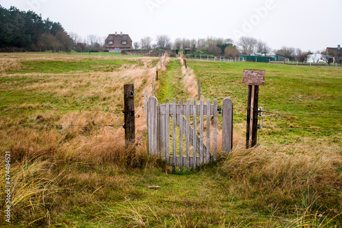 Privatweg mit einem Gartentor, Morsum, Sylt, Schleswig-Holstein photo