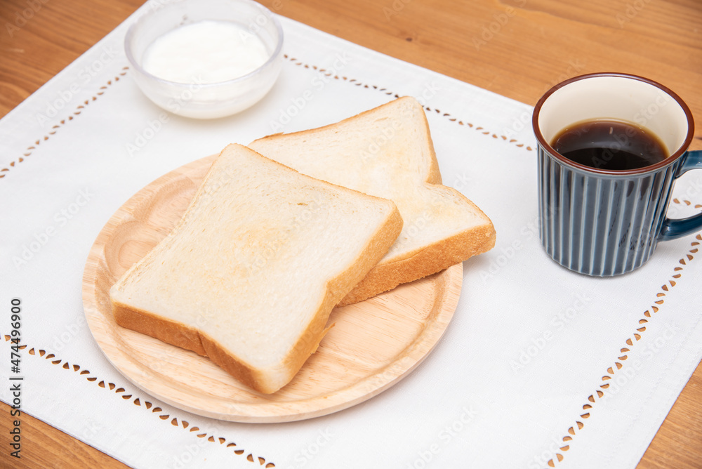 朝食のトーストとコーヒーセット 朝食のトーストとコーヒーセット