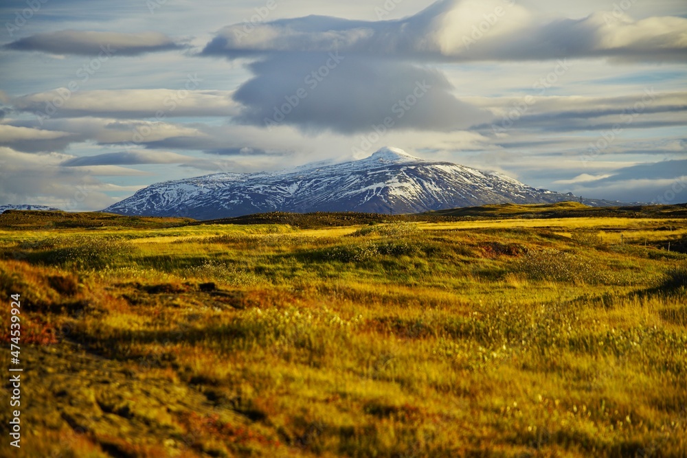 der Berg Bláfell (auch Bláfellshnjúkur) ein Tafelvulkan im Hochland von Island