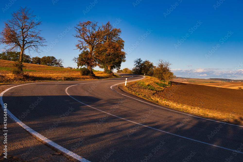 Fototapeta premium Curve on the road