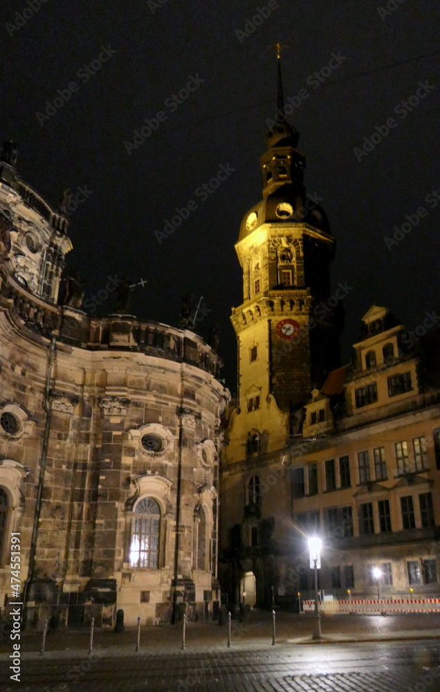 Das Residenzschloss in Dresden bei Nacht