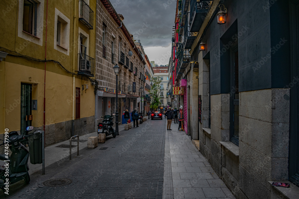 Fototapeta premium Calle de barrio madrileño. España.