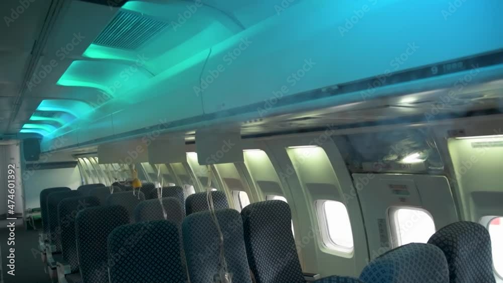 Simulation of a smoke leak in the interior of an airplane