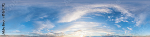 360 Grad Panorama mit stimmungsvollem Abendhimmel bei tiefstehender Sonne - Verwendung in 3D-Grafiken als Himmelskuppel, Nachbearbeitung von Drohnenaufnahmen © ARochau