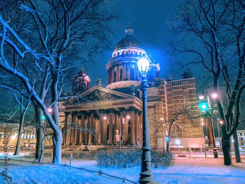 Saint Petersburg festival. Russia snow. Isaac's Cathedral. Christmas night in Saint Petersburg. St. Isaac's Cathedral on winter evening. Petersburg holiday trip. New Year's in Russian Federation