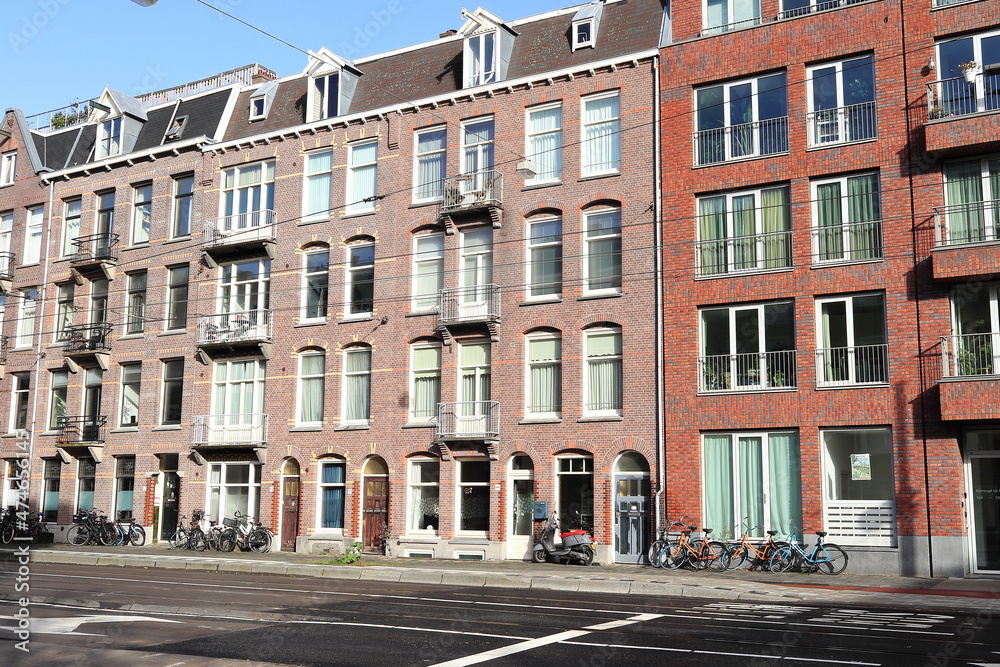 Admiraal de Ruijterweg Street View with House Facades in Amsterdam, Netherlands