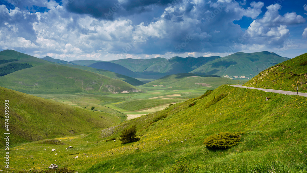 Piano Grande di Castelluccio, mountain and rural landscape