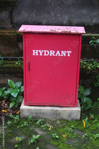 a hydrant in the area of ​​​​the mayor's office which is used by firefighters