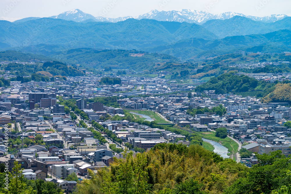 卯辰山公園の見晴らし台から眺める金沢の街