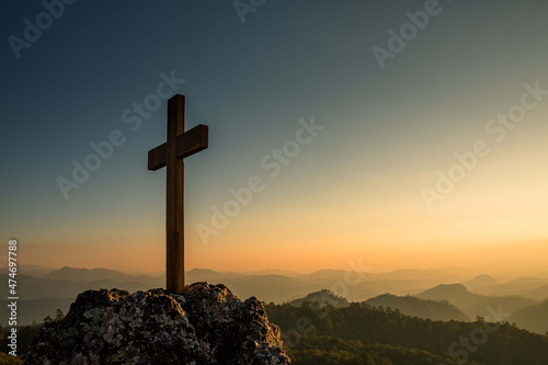 Obraz na płótnie Christian cross on hill outdoors