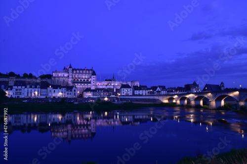 フランス・ロワール地方のアンボワーズ城の夜景 © AnthgrapherS12