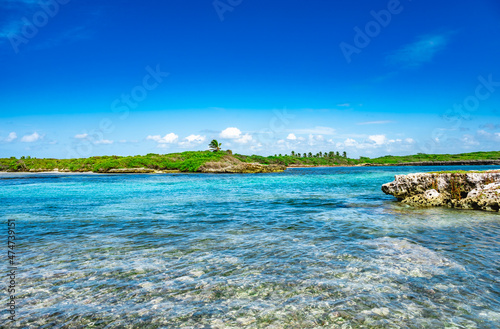 small uninhabited island of Catalinita