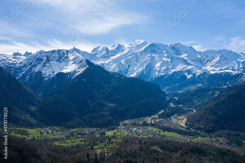 Fototapeta Naklejka Na Ścianę i Meble -  The mountain town of Les Houches in the Mont Blanc massif in Europe, France, the Alps, towards Chamonix, in spring, on a sunny day.