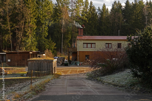 For many years the Meuschkensmühle was the working place of Milo Barus. The quickest way to reach it is via the Weißenborn entrance to the Mühltal. Milo's Waldhaus, also an inn, is right next door. photo