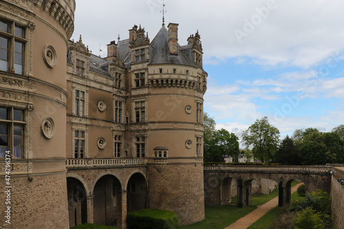 Sarthe - Château du Lude , ses douves et son parc