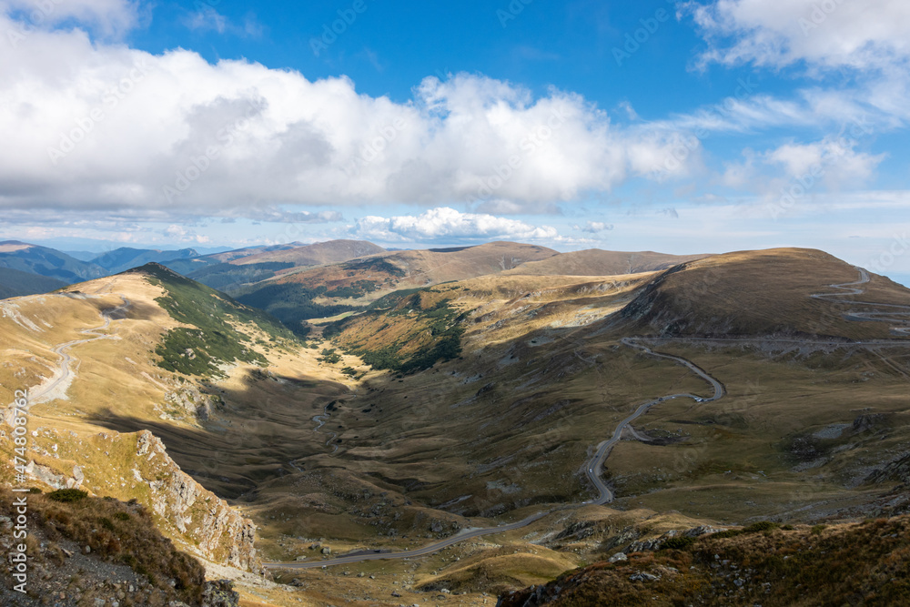 Fototapeta premium Beautiful Alpine Road
