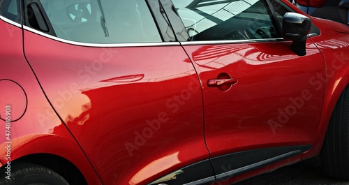 Schilderij op canvas Italy: Detail of Red Car.