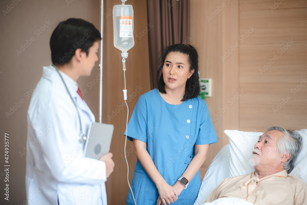 Obraz premium medical activity in hospital, professional doctor person talking with team or patient together