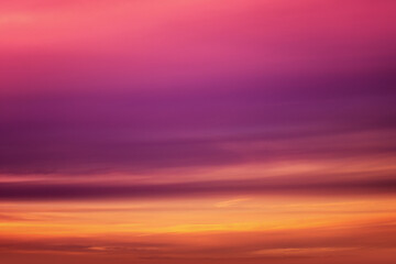 Fotobehang Roze Kleurrijke wolkenlucht bij zonsondergang  © vvvita