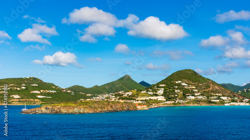 tropical island of Sint Maarten © Laura