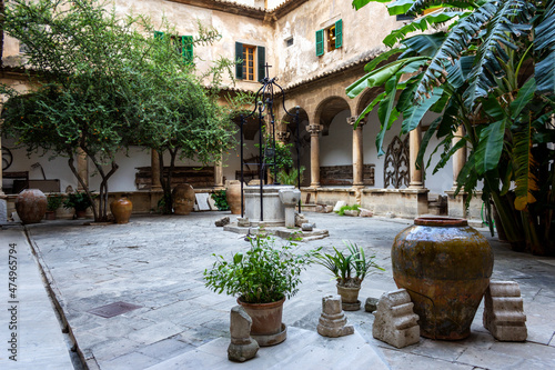 Cloister Palma Cathedral, Catedral de Santa María de Palma de Mallorca, Balearic Islands - Spain © Abraham Moral Toro