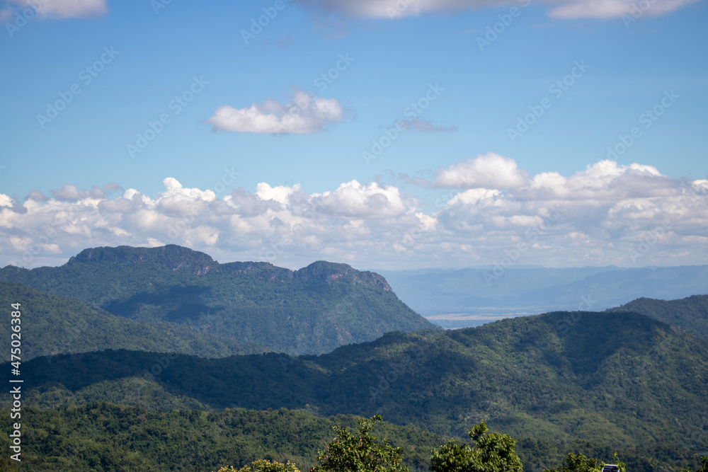 Naklejka premium mountains and clouds