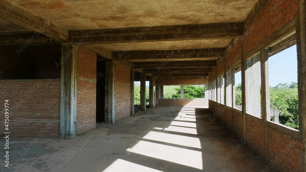 The area of old buildings that have been abandoned, the construction cannot be destroyed. The area of old buildings that have been abandoned, the construction cannot be destroyed.