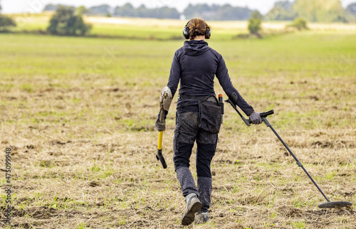 Принти на полотні Detectorist on the field