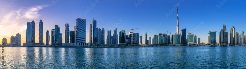 Obraz premium Cityscape of Dubai and panoramic view of Business bay, UAE