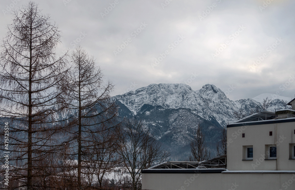 Zakopane. Widok na Giewont z szpitalnego okna.