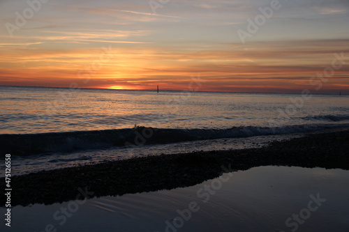 Agon-Coutainville  Normandie  France - coucher de soleil  mer  oiseaux