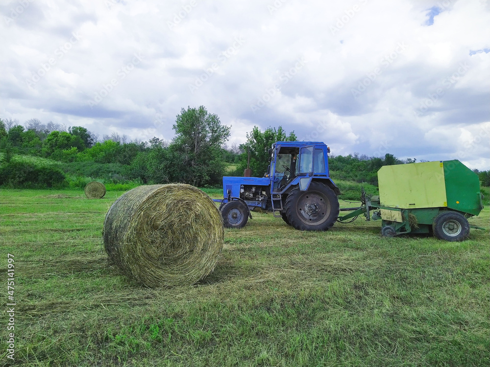 Obraz premium tractor in field