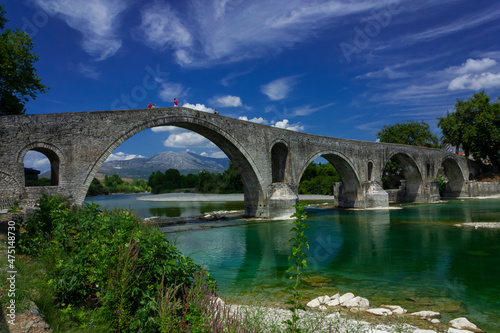 The vernacular bridge of Arta