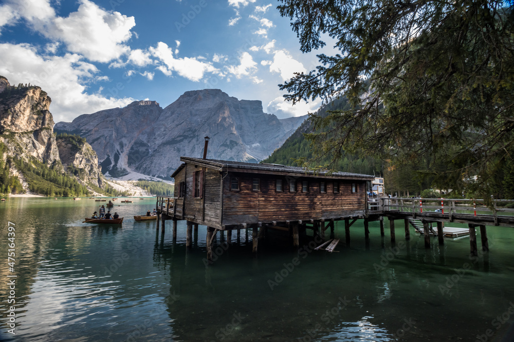 Naklejka premium Sunny day on Lake Braies in Dolomites in Italy